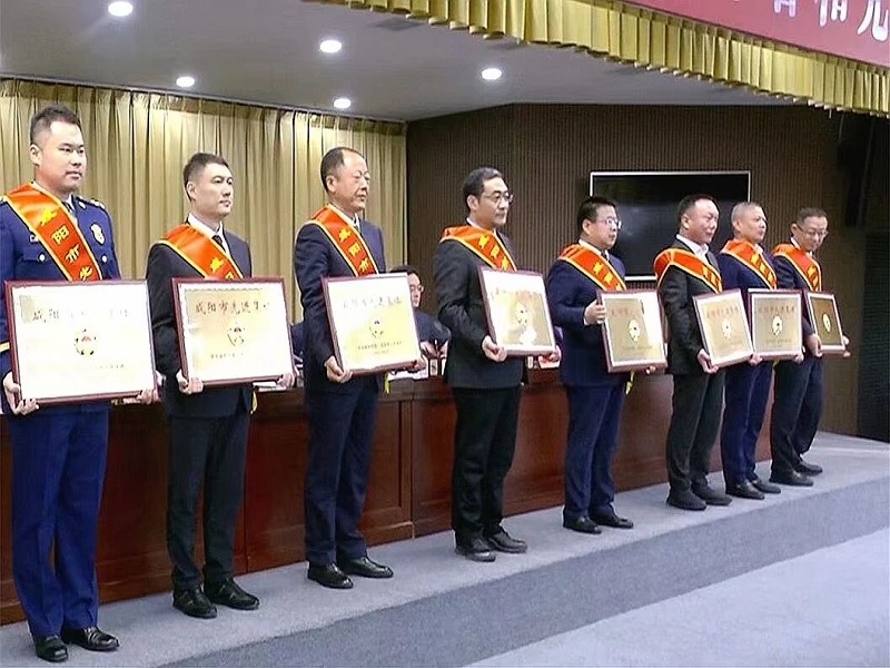 喜報！咸陽路橋工程公司榮獲咸陽市 “先進集體”榮譽稱號